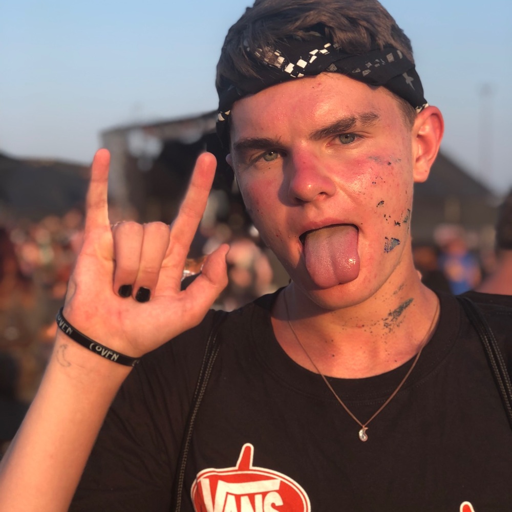 Meet your Posher, Connor